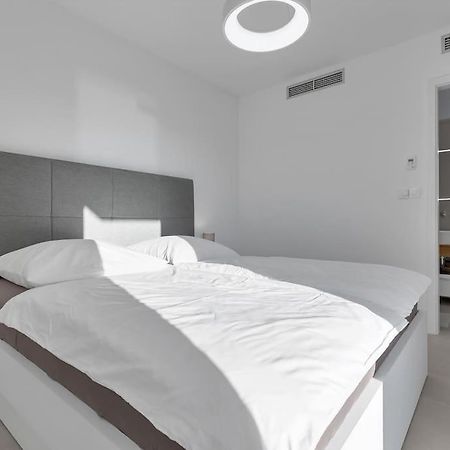 Apartman Delux With Private Pool - Makarska Exklusiv 투체피 외부 사진