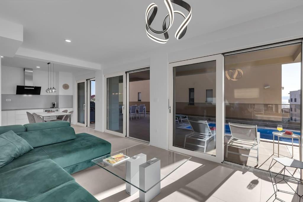 Apartman Delux With Private Pool - Makarska Exklusiv 투체피 외부 사진