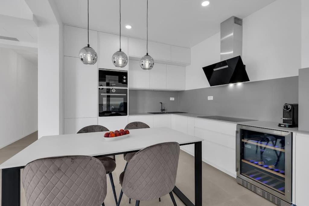 Apartman Delux With Private Pool - Makarska Exklusiv 투체피 외부 사진