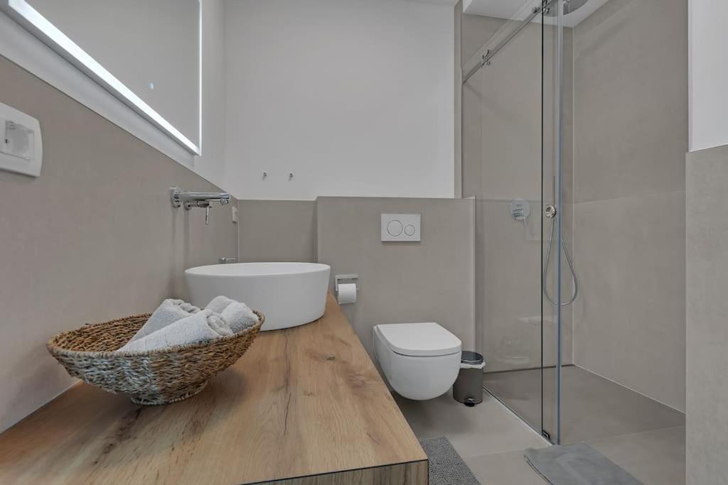 Apartman Delux With Private Pool - Makarska Exklusiv 투체피 외부 사진