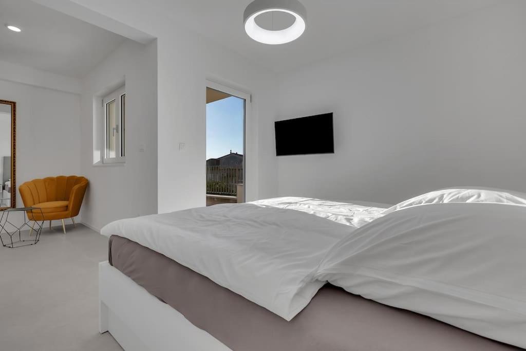 Apartman Delux With Private Pool - Makarska Exklusiv 투체피 외부 사진