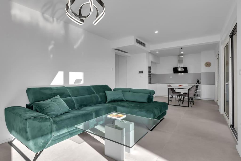 Apartman Delux With Private Pool - Makarska Exklusiv 투체피 외부 사진