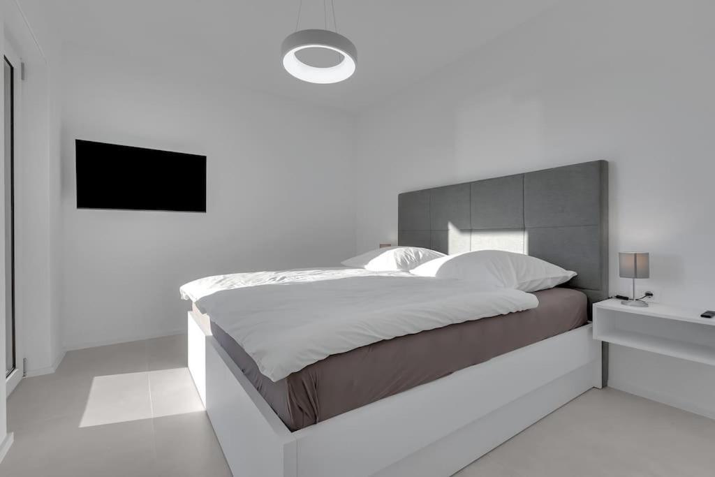 Apartman Delux With Private Pool - Makarska Exklusiv 투체피 외부 사진
