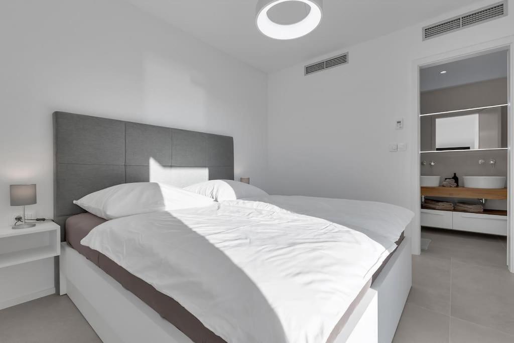 Apartman Delux With Private Pool - Makarska Exklusiv 투체피 외부 사진